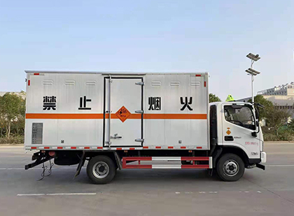 运粮湖管理区爆破器材运输车